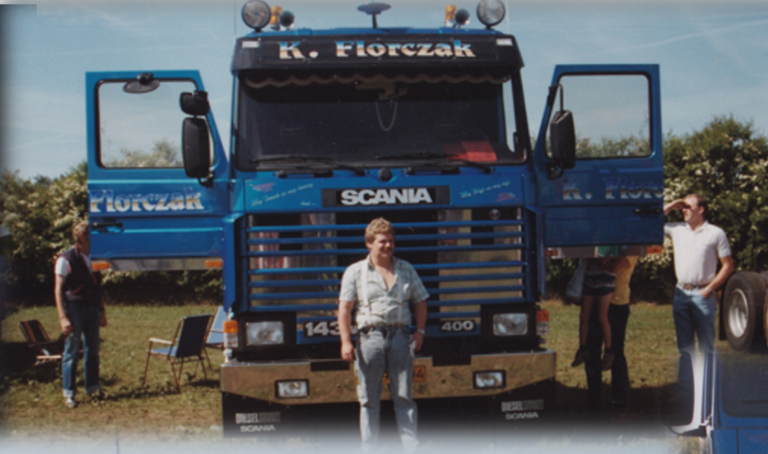 TRASOLU direktør, Keld Florczak har selv været chauffør og vognmand. TRASOLU viser den nøjagtige CO2 udledning og miljøregnskab, indsamler løntimer og meget mere.
